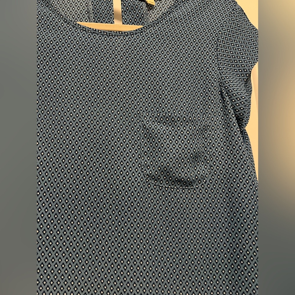 Lily White Blue Diamond Print Blouse | Cap Sleeve Lightweight Work Top S - Picture 2 of 4
